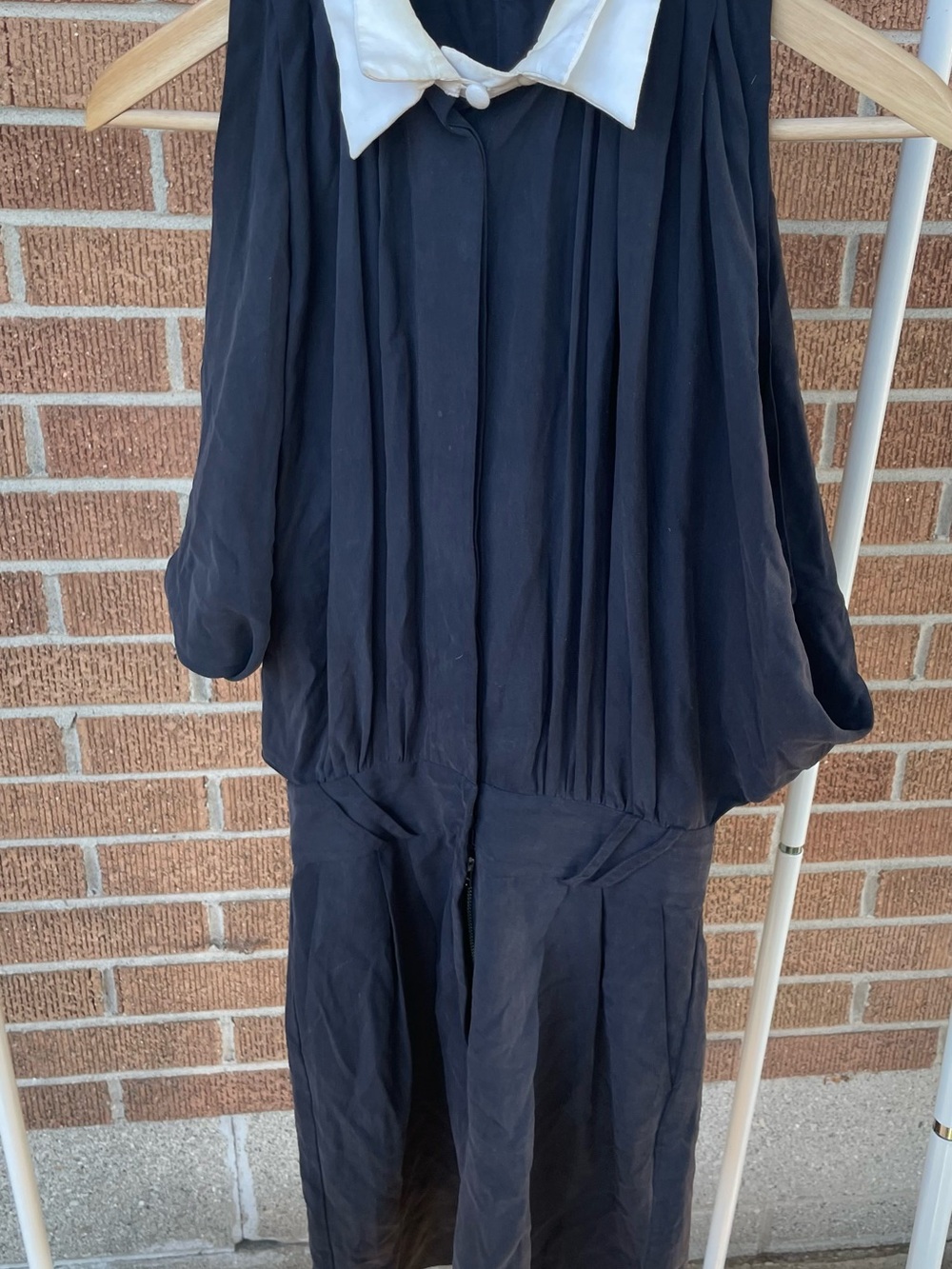 Pleated 100% silk dress with White cotton Collar
